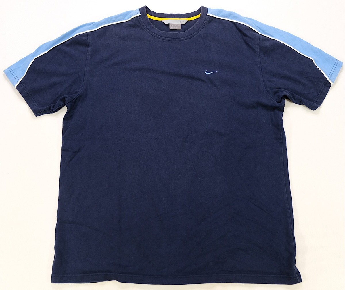 トップス 00s NIKE swoosh logo border tee Nike Swoosh overlay logo t-shirt in off white | ASOS