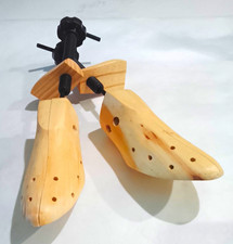 Wooden Shoe Trees Pair Adjustable Screw Expanders Black Metal Mechanism