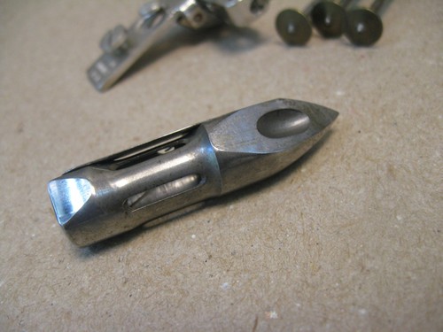 Vtg Nice Singer 127 128 Sewing Machine Shuttle #54504 w/ Carrier & 3 Bobbins - Picture 5 of 15