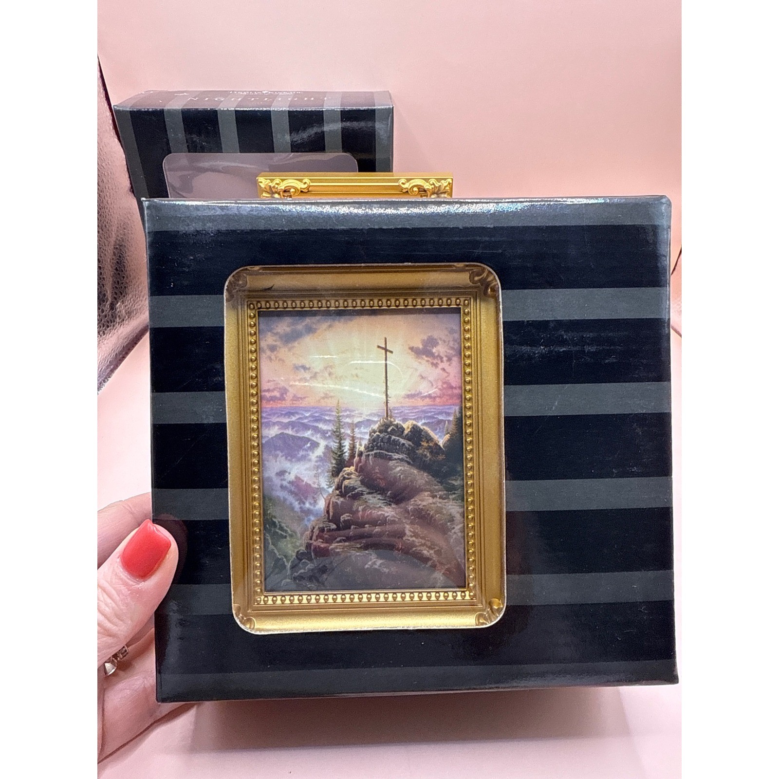 Thomas Kinkade Painter of Light Cross Nightlight Hearth Home Collection NOS