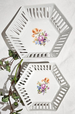 2 Schalen D 19 / 15 cm Durchbruchschalen Lichte Fine China Porzellan Weiß
