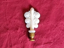 Vintage Aladdin BOUQUET / SCROLL Alacite Glass Lamp Finial Collectible