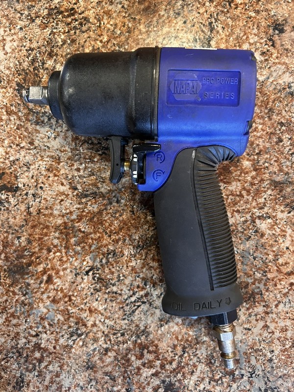 Lightly used-Napa Pro Power Series 6-1122  3/8" Dr. Super Duty Air Impact Wrench