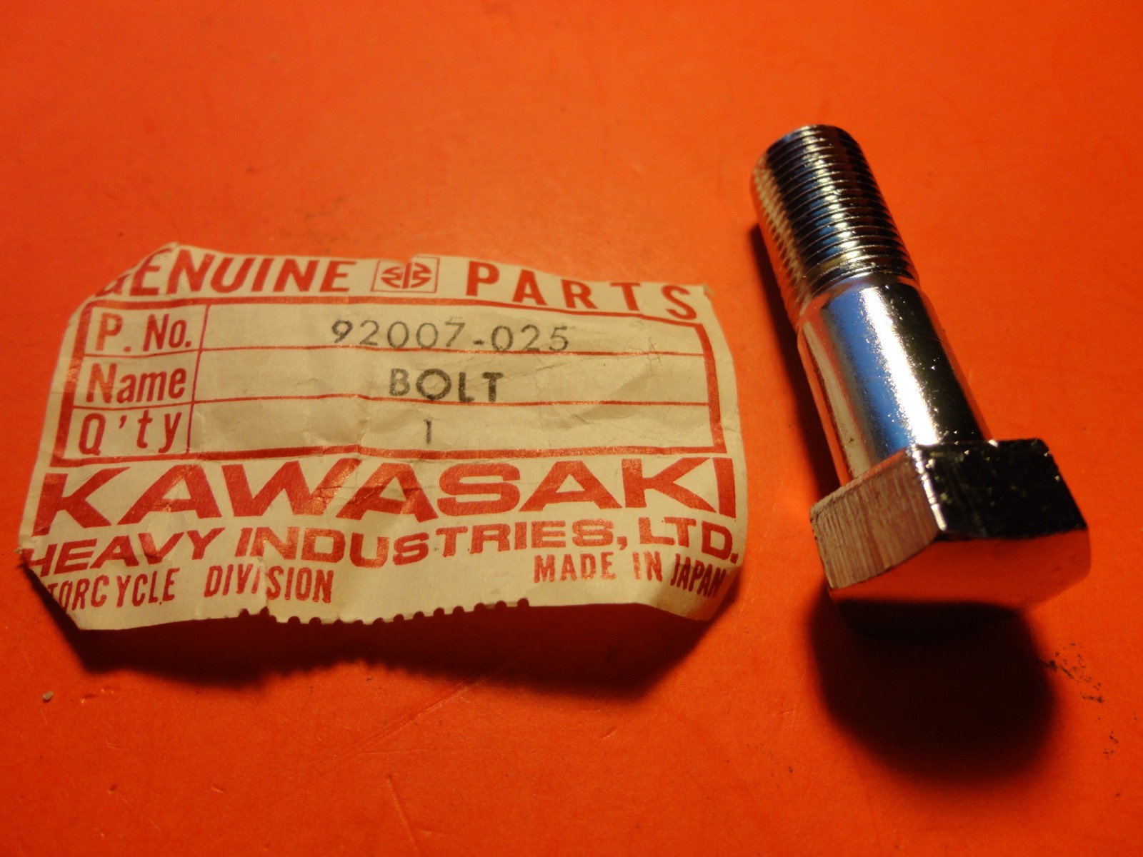 NOS OEM FACTORY Kawasaki S3 S1 S2 KH250 KH400 RIGHT FOOTREST BOLT 92007