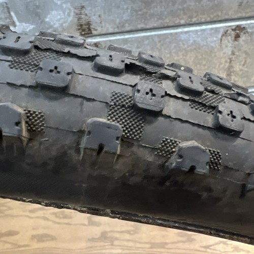 Kenda Karma 29” x 2.2” Mountain Bike tire 120 TPI Folding L3R Pro - Picture 7 of 9