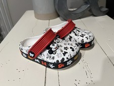 Disney Mickey And Minnie Crocs Child Size 6 NWOT