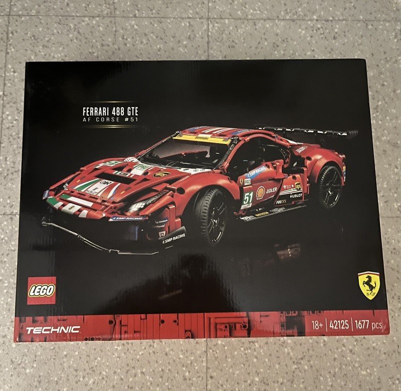LEGO Technic: Ferrari 488 GTE “AF Corse #51” (42125)