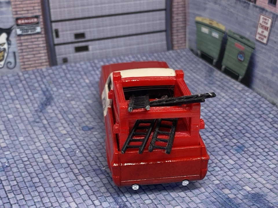 Escalera de rescate de bomberos Hot Wheels 83 Silverado hecha a medida Foto 4 de 4