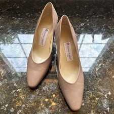 vintage Etienne Aigner Brielle leather pumps Size 7 8526-4 