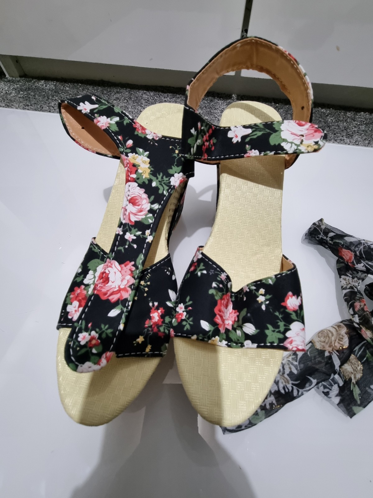 APL Sandali donna floreali taglia 7