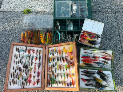 Große Auswahl Lachs- & Meerforellenfliegen, Köder, Haken, Drillinge, Röhrenfliegen etc