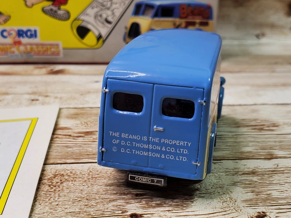 Corgi Comic Classics #98960 Beano - Biffo the Bear & Beryl the Peril Morris Vans - Image 4 of 4