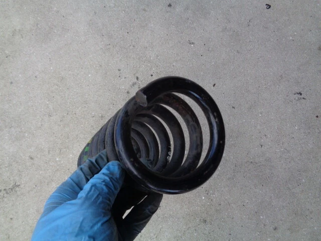 1997 MERCEDES-BENZ E420 W210 MOLA HELICOIDAL DE SUSPENSÃO TRASEIRA LADO ESQUERDO ou DIREITO FABRICANTE DE EQUIPAMENTO ORIGINAL - Imagem 4 de 4