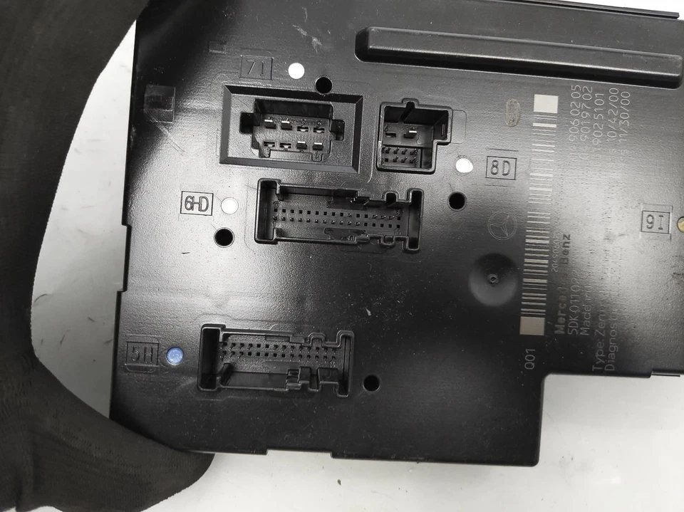 Módulo de control de carrocería del conductor trasero Mercedes-Benz C250 2013 204-906-02-05 Foto 2 de 4