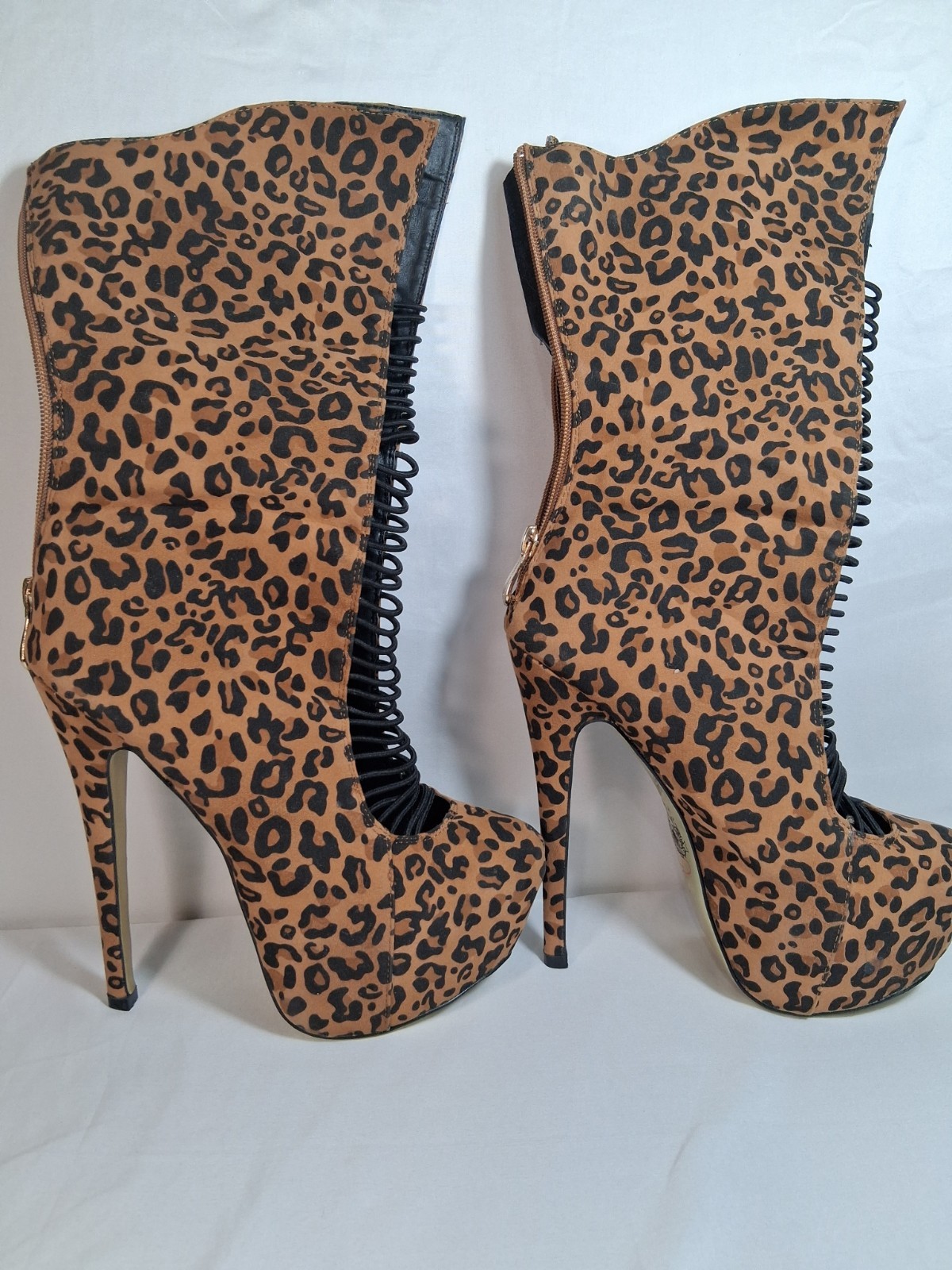 Sexy Women's Cape Robbin Leopard Print Heels Size 8 Stunning Great Shape