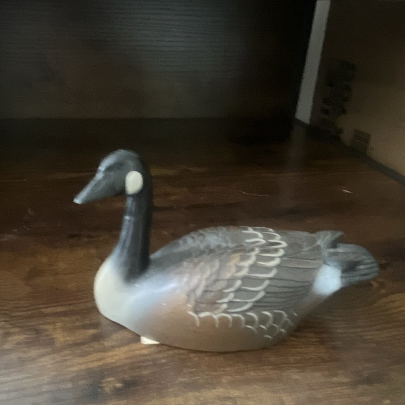Shaker Prairie Shop, Inc. Canada Goose Wood Hunting Decoy Gray/Black/White w/Tag