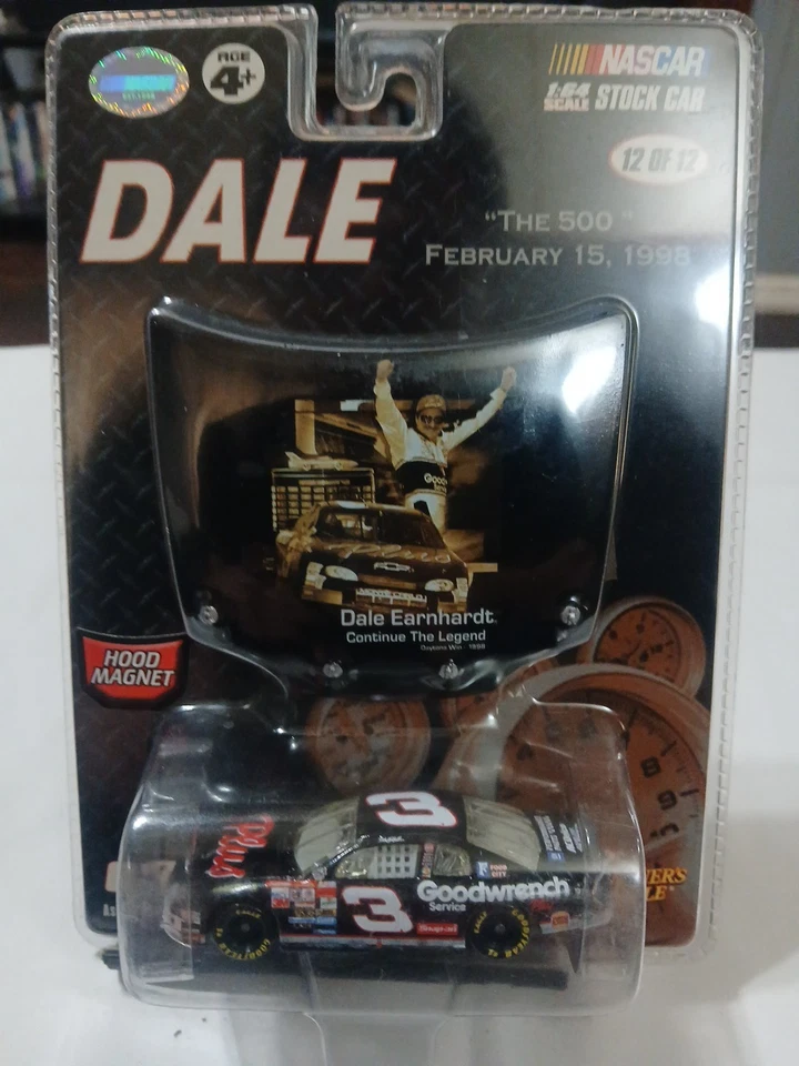 Un dicast Winners Circle Dale Earnhardt 2007 con un imán de capucha. Foto 2 de 3