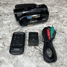 CANON VIXIA HF M31 Digital Video Camera Camcorder - 15x / 32GB / Full HD-Bundle