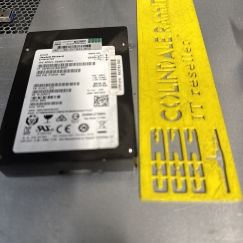 P12810-002 HPE MSA 800GB SAS 12G MU SFF SSD BARE HDD NO CADDY - Picture 1 of 9
