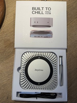 RayCue Mac Mini Hub & Stand   Modell DK5A1   Silber  mit M.2 SSD-Erweiterung