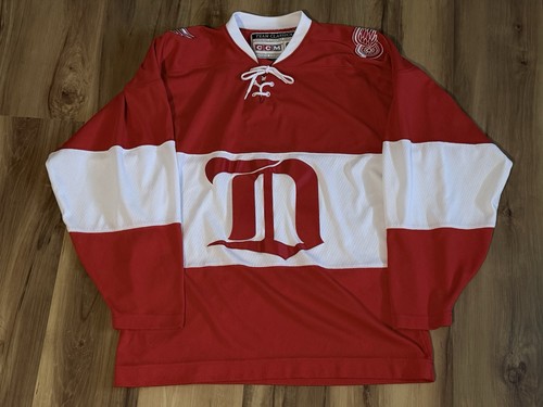 Mens Small Detroit Red Wings CCM Blank Red Hockey NHL Team Classic Official