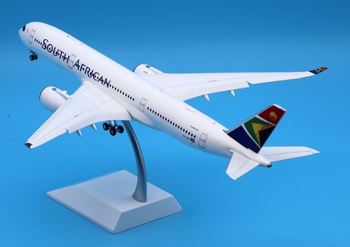 JC Wings 1:200 South African Airbus A350-900XWB Diecast Model ZS-SDF Flaps Down - Picture 3 of 14