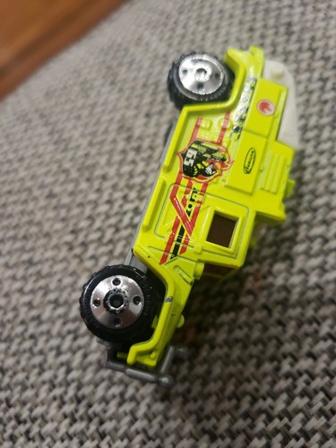 Matchbox Fire Department Hummer GM 2000 Issue Neon Light Color - Picture 5 of 6