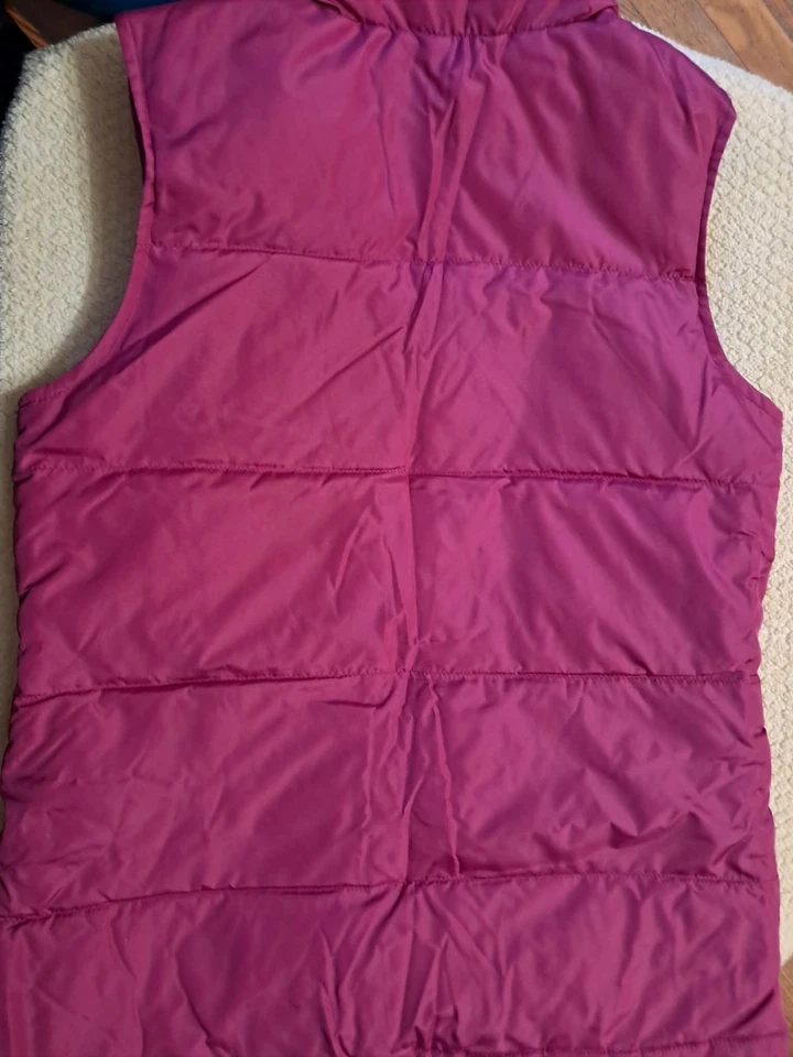 Chaleco acolchado Lands' End talla S para niña (fucsia) Foto 3 de 4