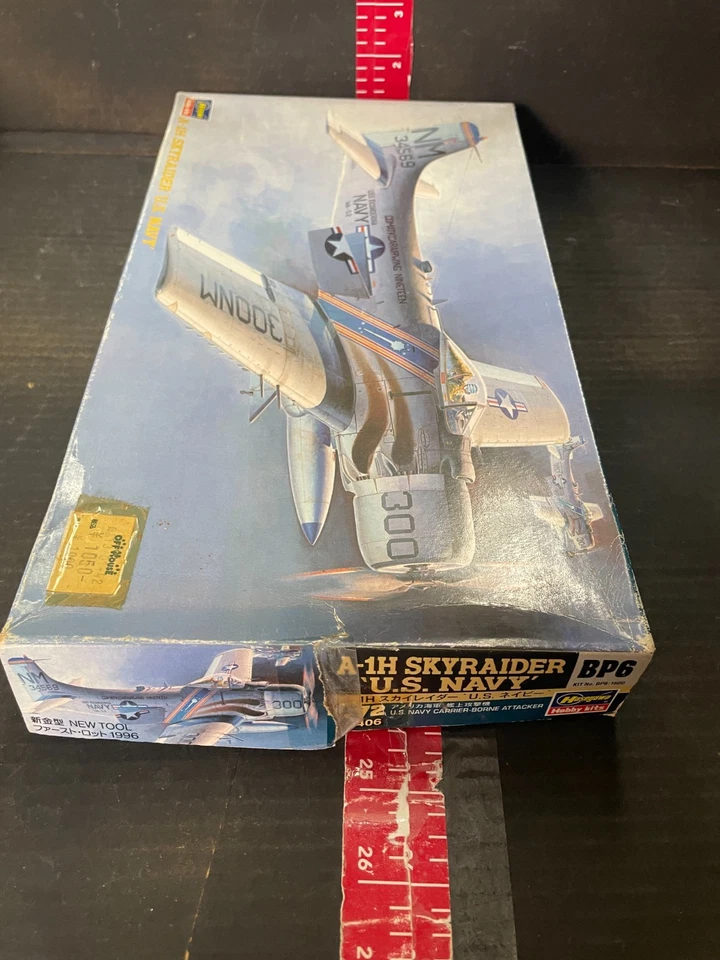 Kit modelo plástico escala 1/72 Hasegawa del avión A-1H Skyraider Marina de los Estados Unidos Foto 3 de 4