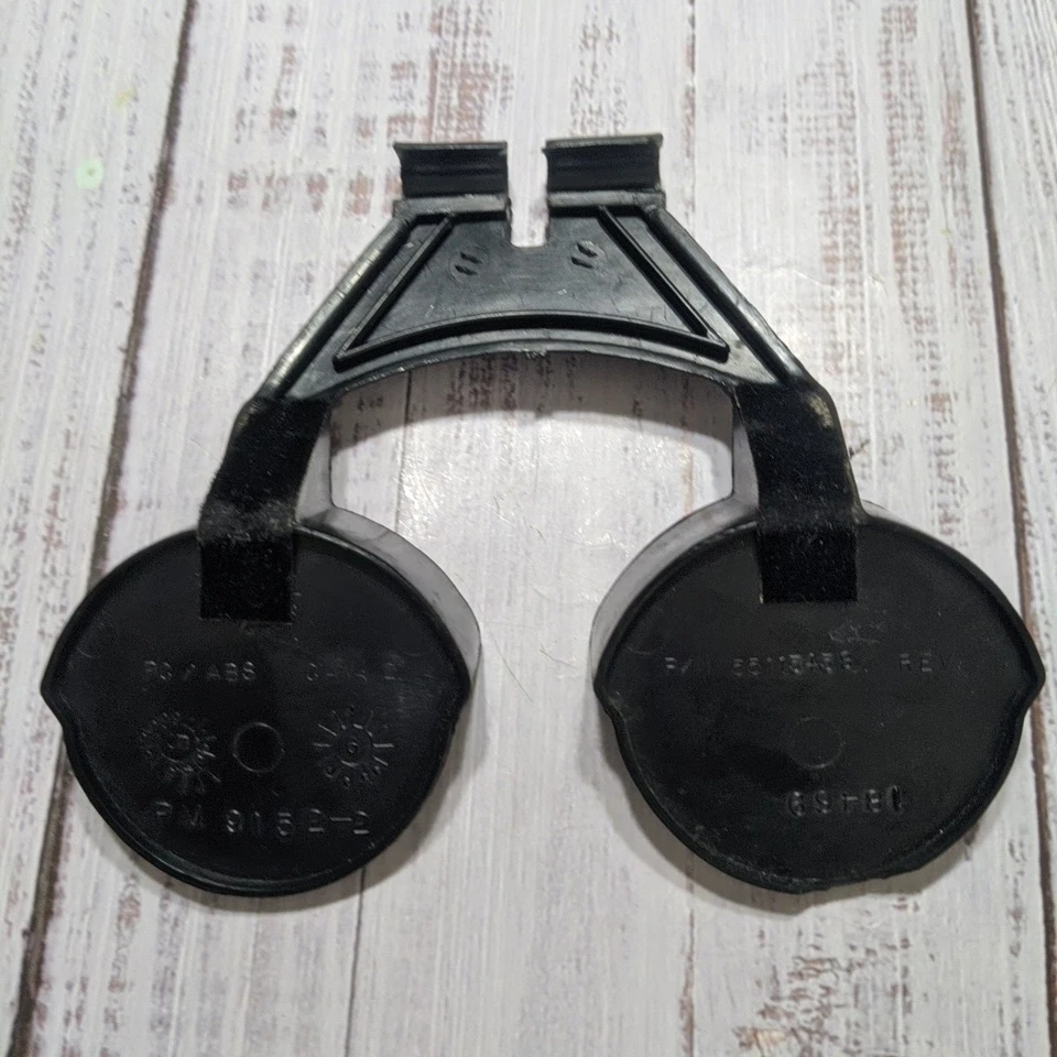 Оригинальный нижний вставной держатель чашки/банка 1994-1997 годов выпуска для Dodge Ram 1500 2500 3500 55115458 - Изображение 2 из 3