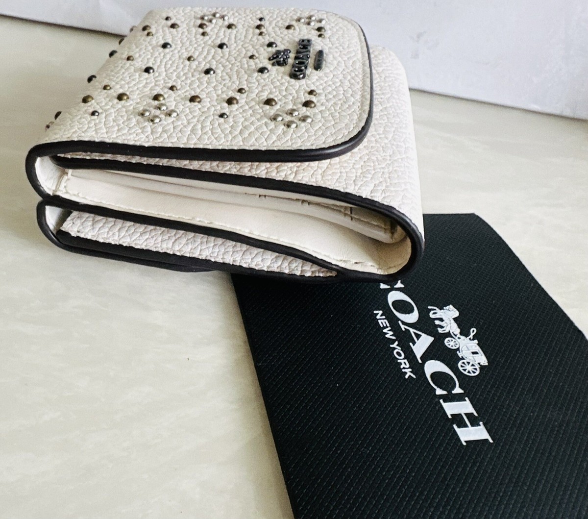 小物 COACH Bandana Rivets Wallet COACH Bandana Rivets Wallet - メルカリ