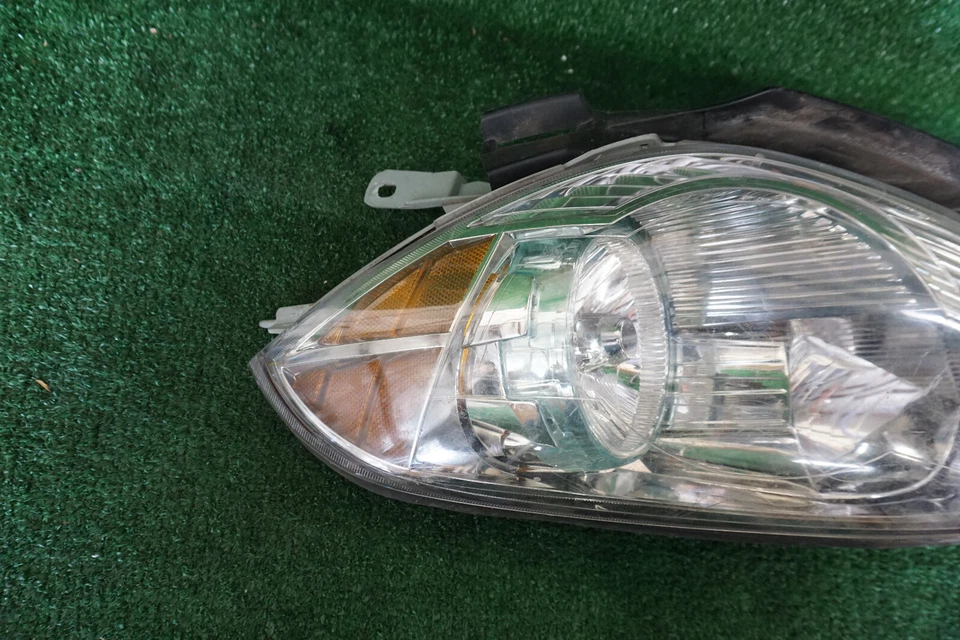 Luz de cabeza izquierda Chevrolet Malibu 2008 2009 2010 2011 2012 OEM 22897127 Foto 2 de 4