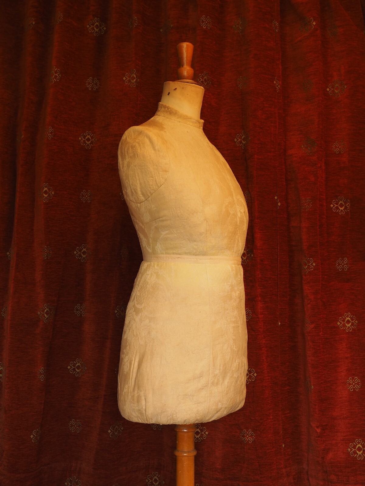 ANTIQUE VINTAGE DRESS FORM, MANNEQUIN, TAILORS DUMMY, COSTUME DISPLAY