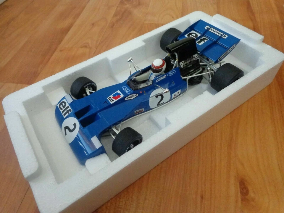 Jackie Stewart World Champ 1971 Minichamps F1 race car German GP 1:18  Ford box - Image 3 of 4