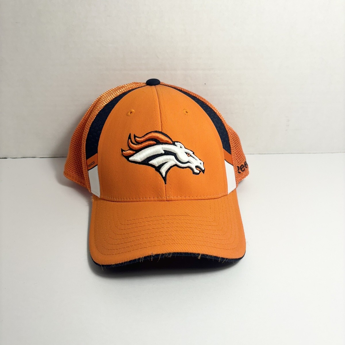 Denver Broncos Reebok On Field NFL Equipment Fitted Hat S/M Embroidered Logo