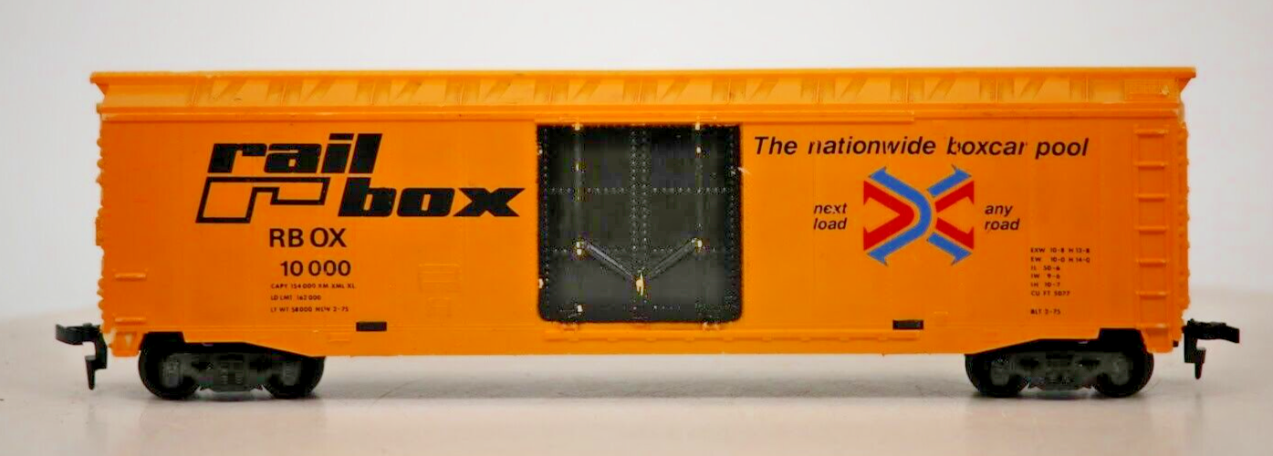 HO Scale Tyco 365-F 50ft Billboard Box Car Railbox RBOX 10000 Yellow Model Train