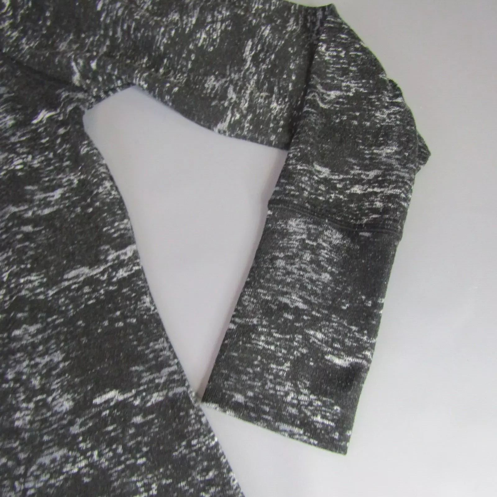 athleta lightweight athletic thumb holes yoga sweatshirt