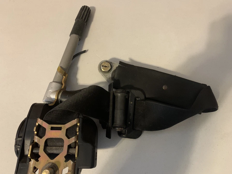 Mercedes Benz 450sl 380sl 107 R107 Driver Left Retractable Seatbelt 85 - Изображение 2 из 4