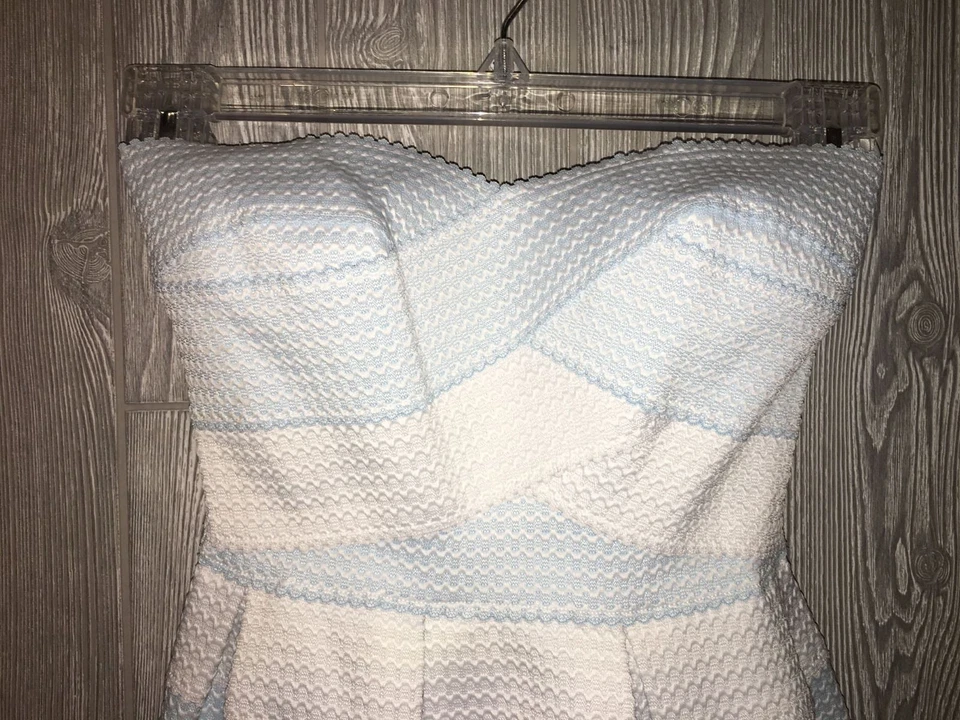 B SMART Bondage Light Blue White Fit Flare Striped Strapless Dress NEW Jrs 5 / 6 - Imagem 3 de 4