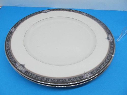 Mikasa Grand Ivory Gothic Rose 10 7/8" Dinner Plate VGC No Issues - Picture 8 of 9