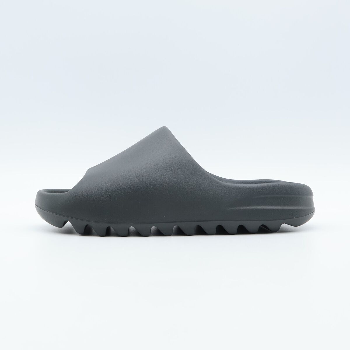 ID5103 adidas YEEZY Slide Dark Onyx (Men's) | eBay ID5103 adidas YEEZY Slide Dark Onyx (Men's) | eBay