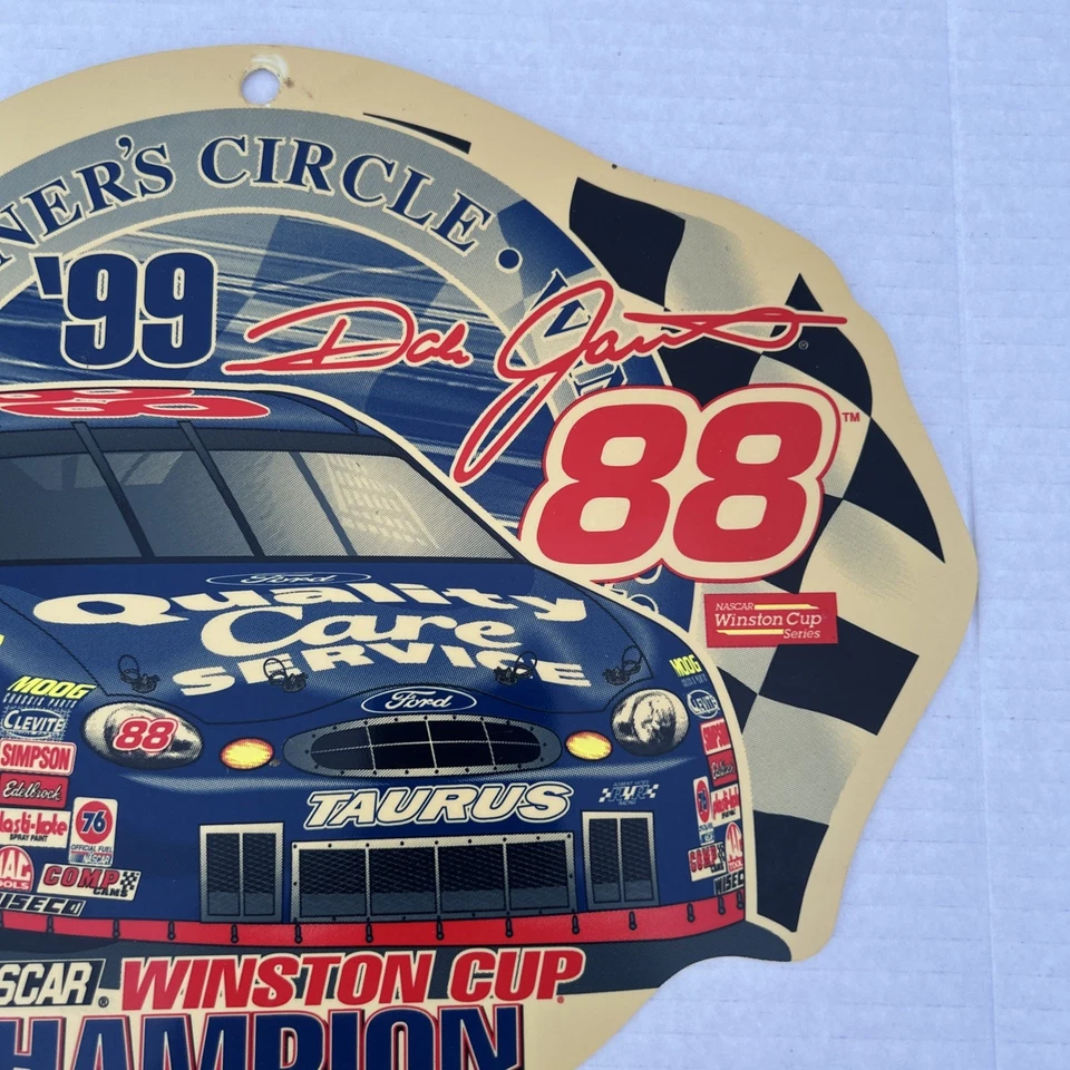 Letrero de plástico Dale Jarrett Quality Care Service #88 Winners Circle 1999 Foto 3 de 4