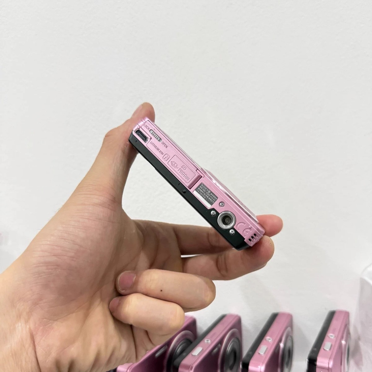 Sony Cyber-Shot DSC-W350 Digital Camera 4x Optical Zoom 14.1