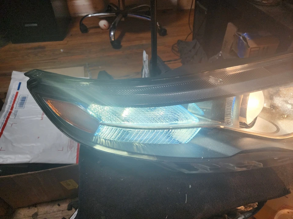 Faro halógeno pasajero derecho Chevrolet Volt 11-15 22769171 OEM Foto 4 de 4