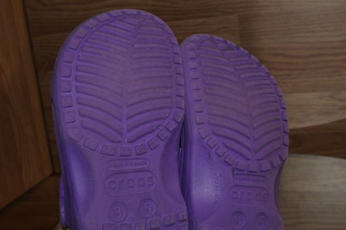 CROCS Purple Boys 3, Womens 5 Waterproof Rubber Clogs EUC - Picture 2 of 11
