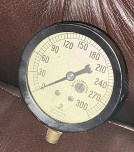 Vintage J Marsh Pressure Gauge 0-300 Psi  Recalibrator 3 1/2 Type 1 DP 023-386