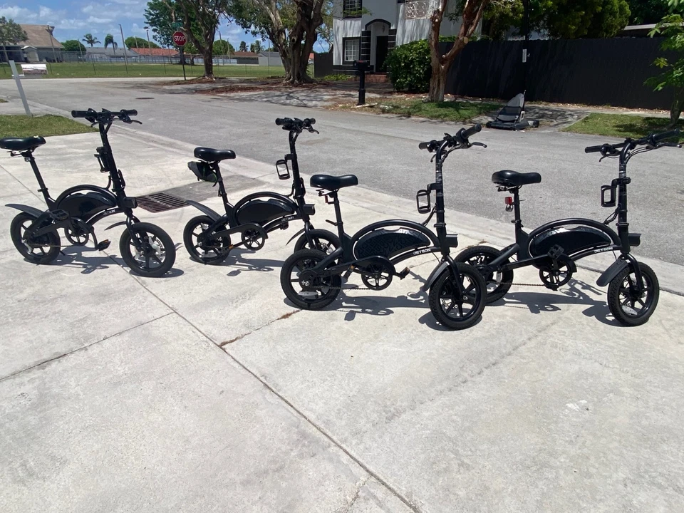 Bicicletas Eléctricas Plegables Jetson Bolt Pro (USADAS) Paquete 4, Portabicicletas y Cargadores Foto 2 de 4