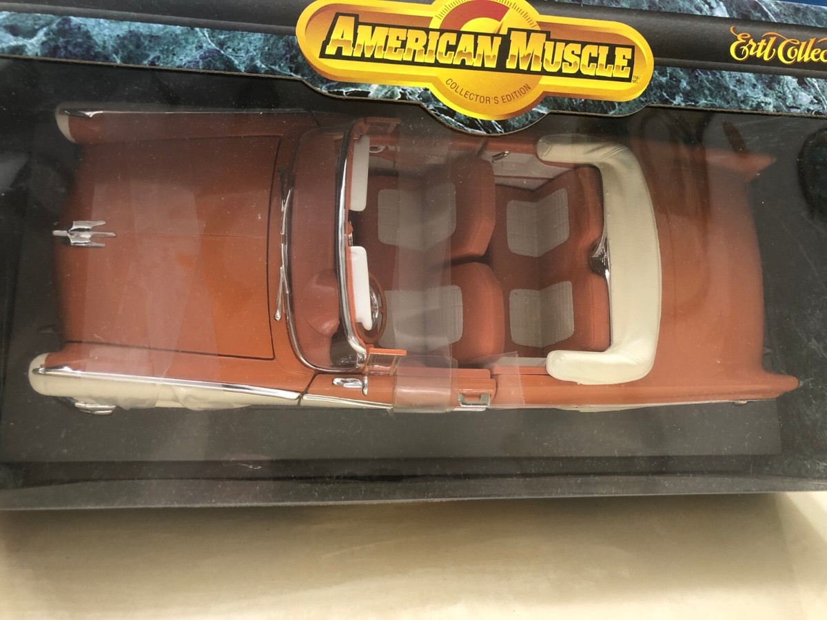 1956 FORD SUNLINER MANDARIN ORANGE & WHITE 1/18 AM, MUSCLE ERTL