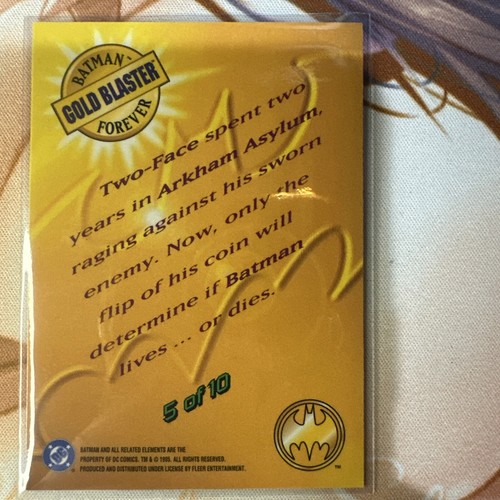 1995 Fleer Metal Batman Forever Gold Blaster #5 of 10 - Two Face Foil - Picture 2 of 2