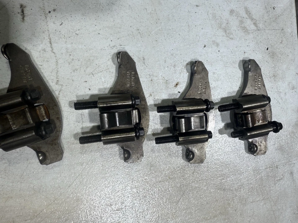 Brazo basculante de admisión 7,3 OEM 2001 con 2 pernos Ford F250 F350 7,3 2000 2002 2003 1999 Foto 4 de 4